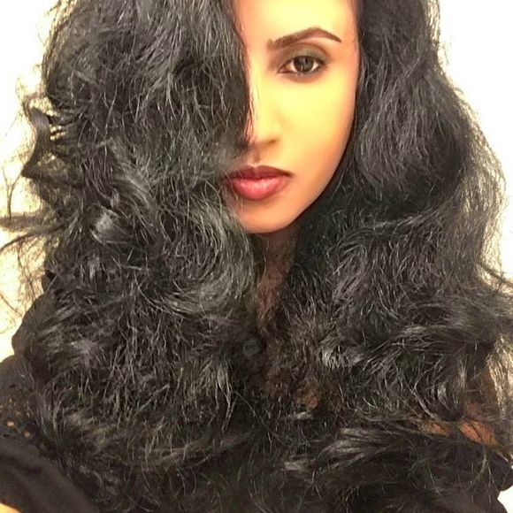 Meet your Posher, Semira - Picture 1 of 1